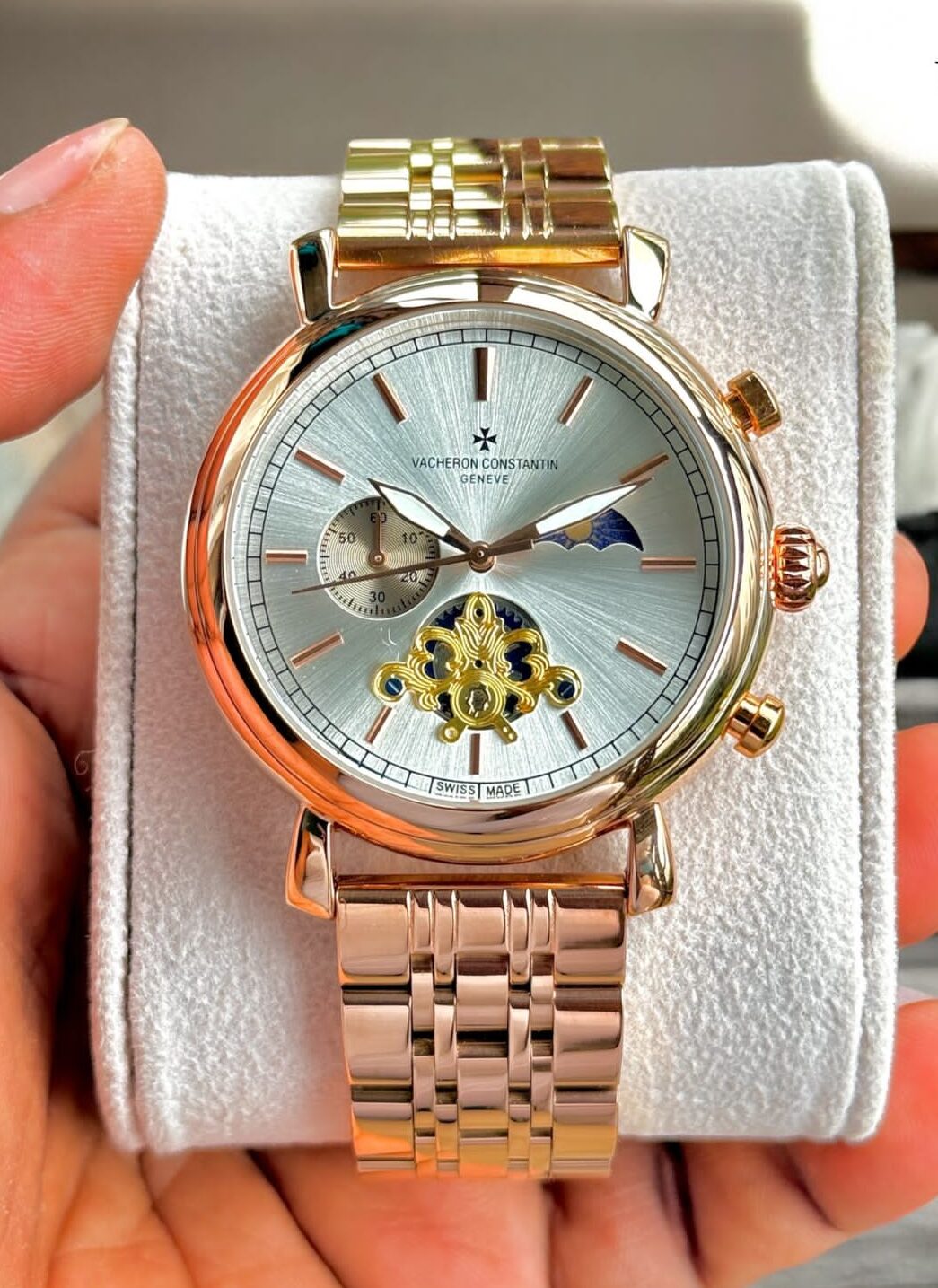 Vacheron Constantin 7AA Chronograph Men’s Watch Premium Quartz Metal Strap 3 Vacheron Constantin 7AA Chronograph Men’s Watch Premium Quartz Metal Vacheron Constantin 7AA Chronograph Men’s Watch Premium Quartz rosegold Strap white dial front view