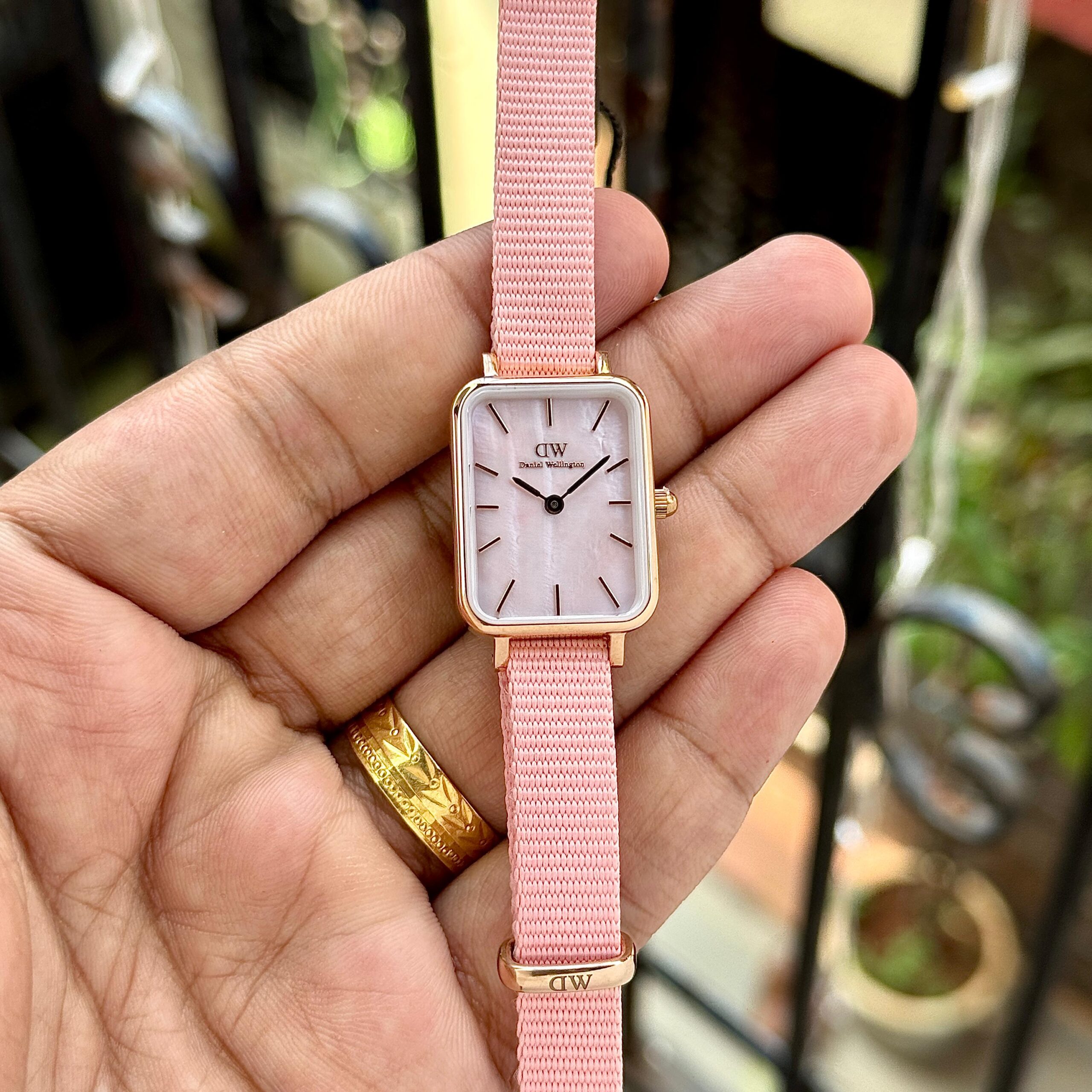 Daniel Wellington Coral Pink Petite & Quadro Women Watch Mother of Pearl Dial 5 Daniel Wellington mother of pearl dial close up