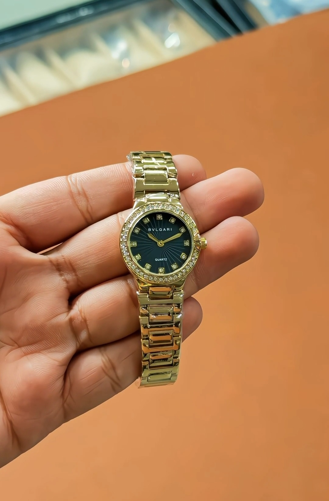Bvlgari Lvcea 7A Quality Quartz 32mm Women's Watch – Black Diamond Dial Gold Bracelet 3 Bvlgari Lvcea Gold Women's Watch