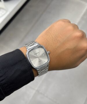 Casio vintage quartz watch packaging silver dial