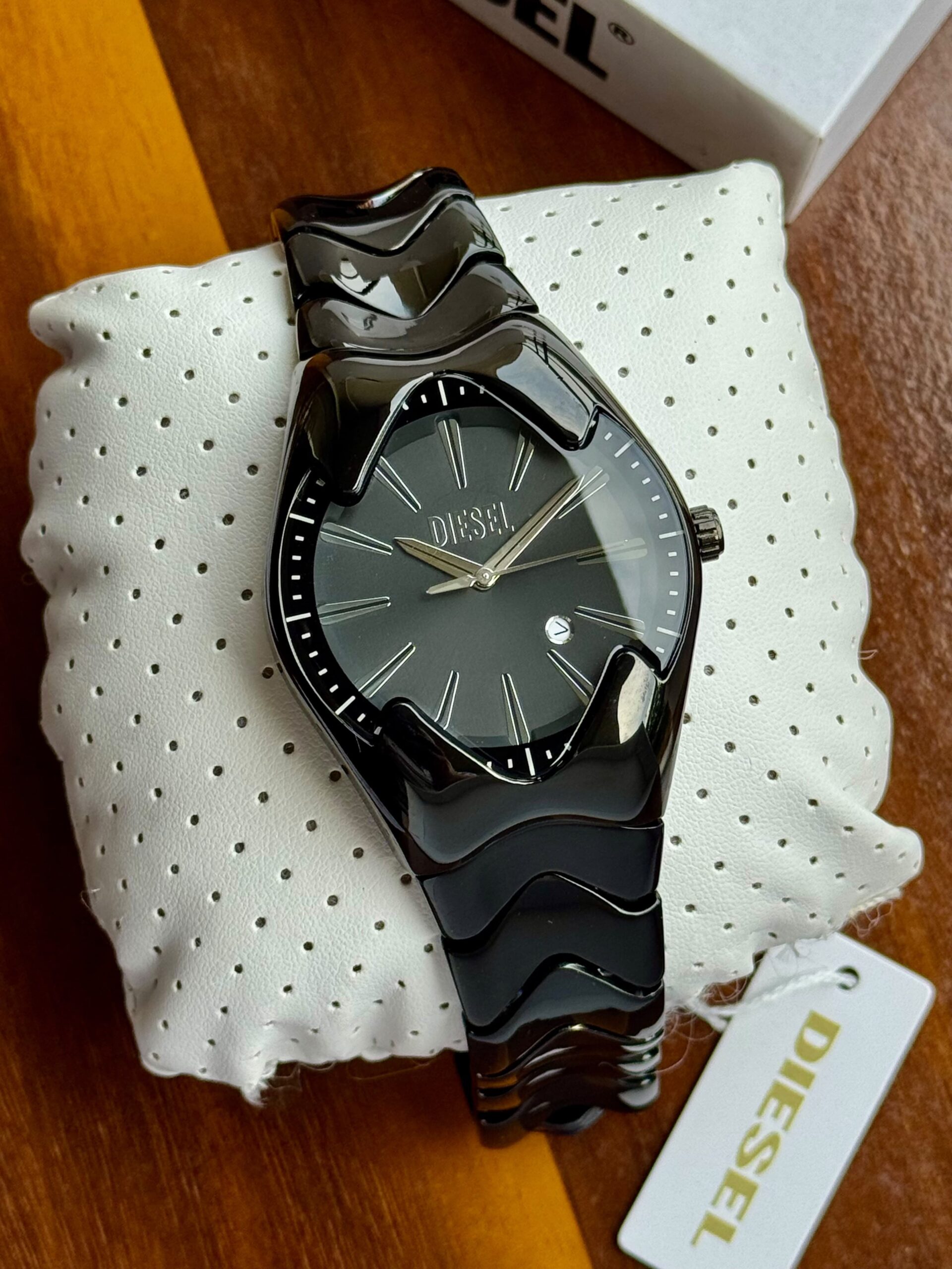 Diesel Mercurial 7AA Premium Quartz Men's Watch Black & Gold Dial 2 Diesel Mercurial black dial black stainless steel men's watch