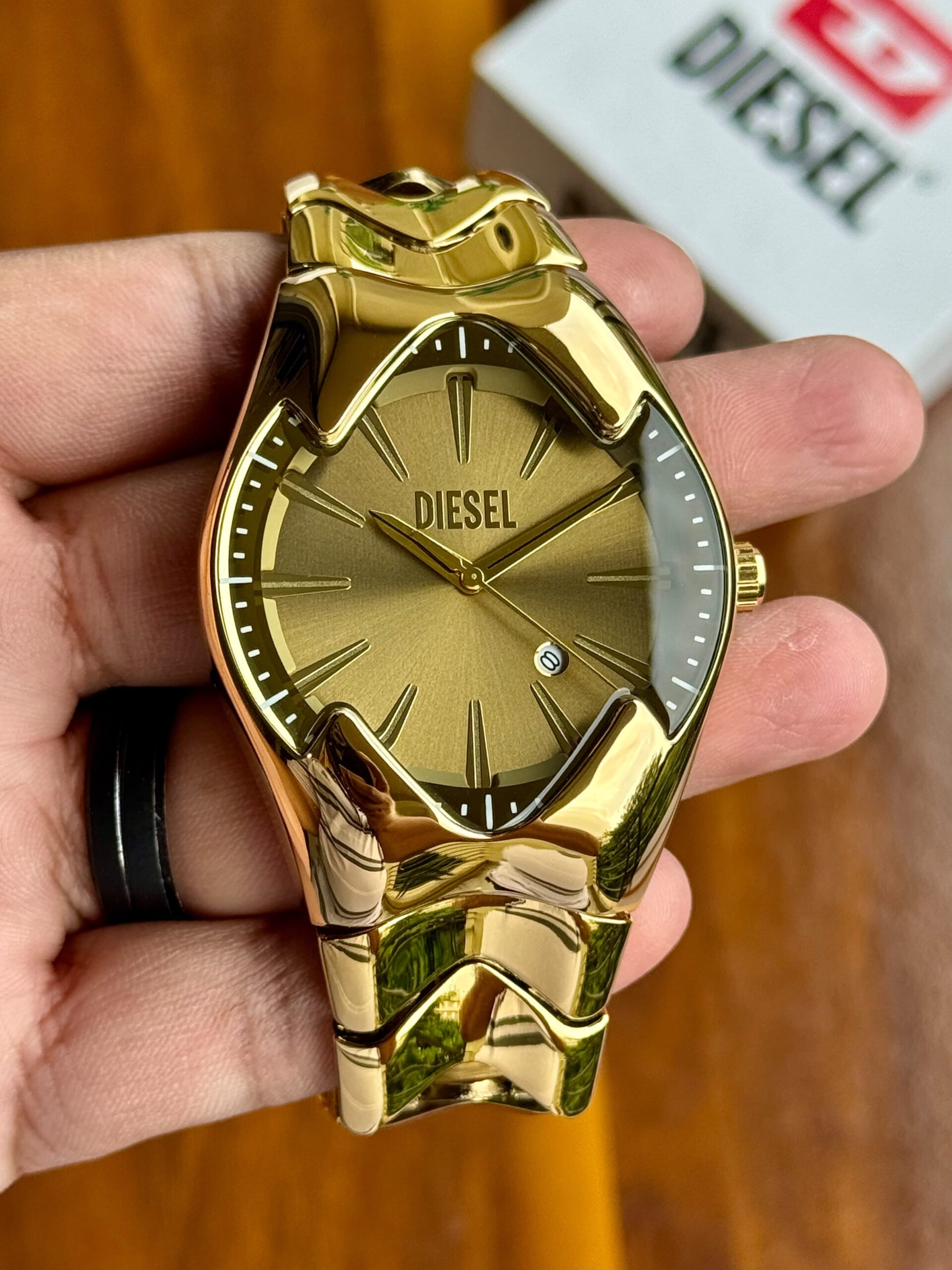 Diesel Mercurial 7AA Premium Quartz Men's Watch Black & Gold Dial 1 Diesel Mercurial 7aa gold men's watch with gold dial