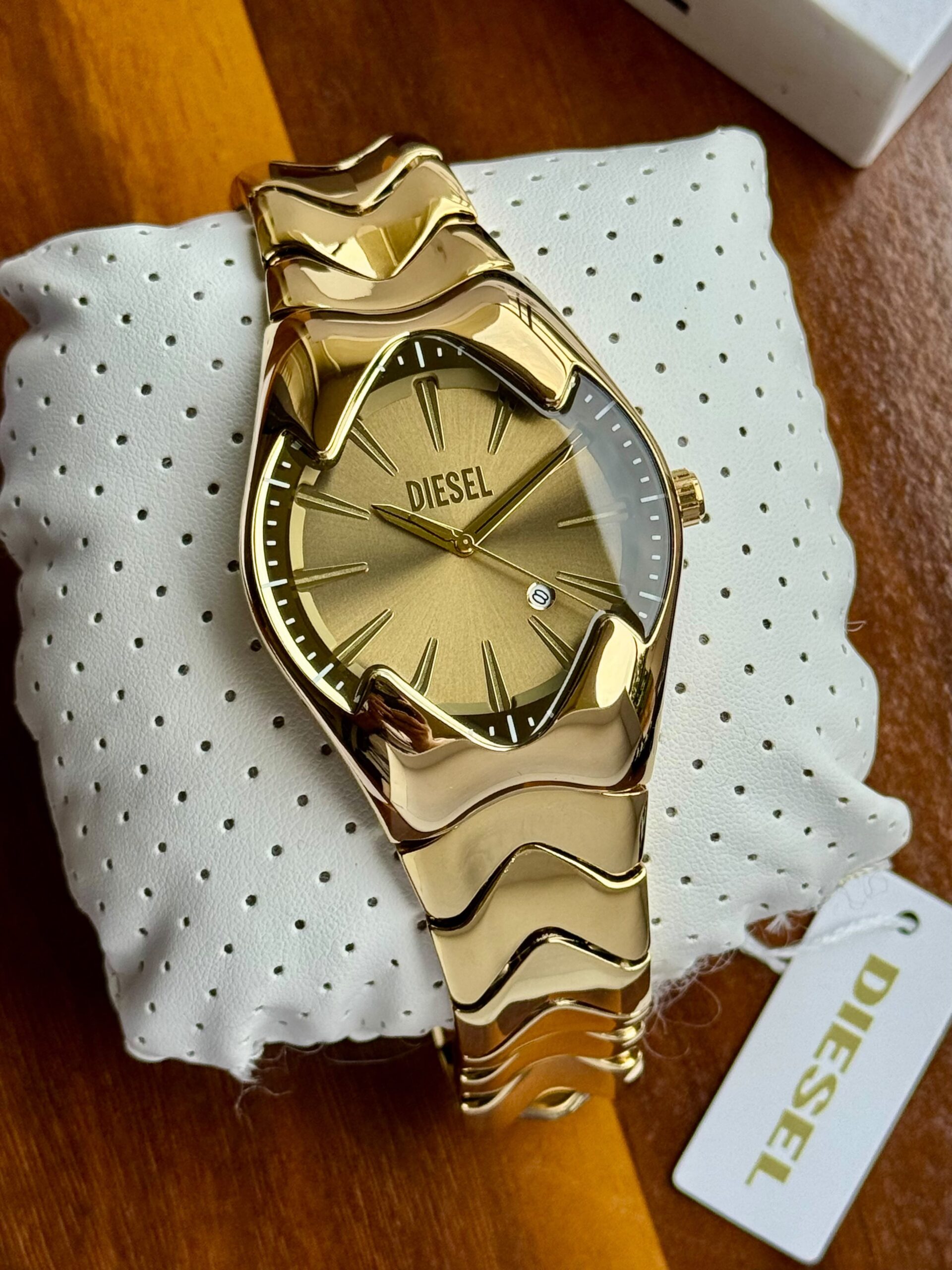 Diesel Mercurial 7AA Premium Quartz Men's Watch Black & Gold Dial 4 Diesel Mercurial gold dial gold stainless steel watch
