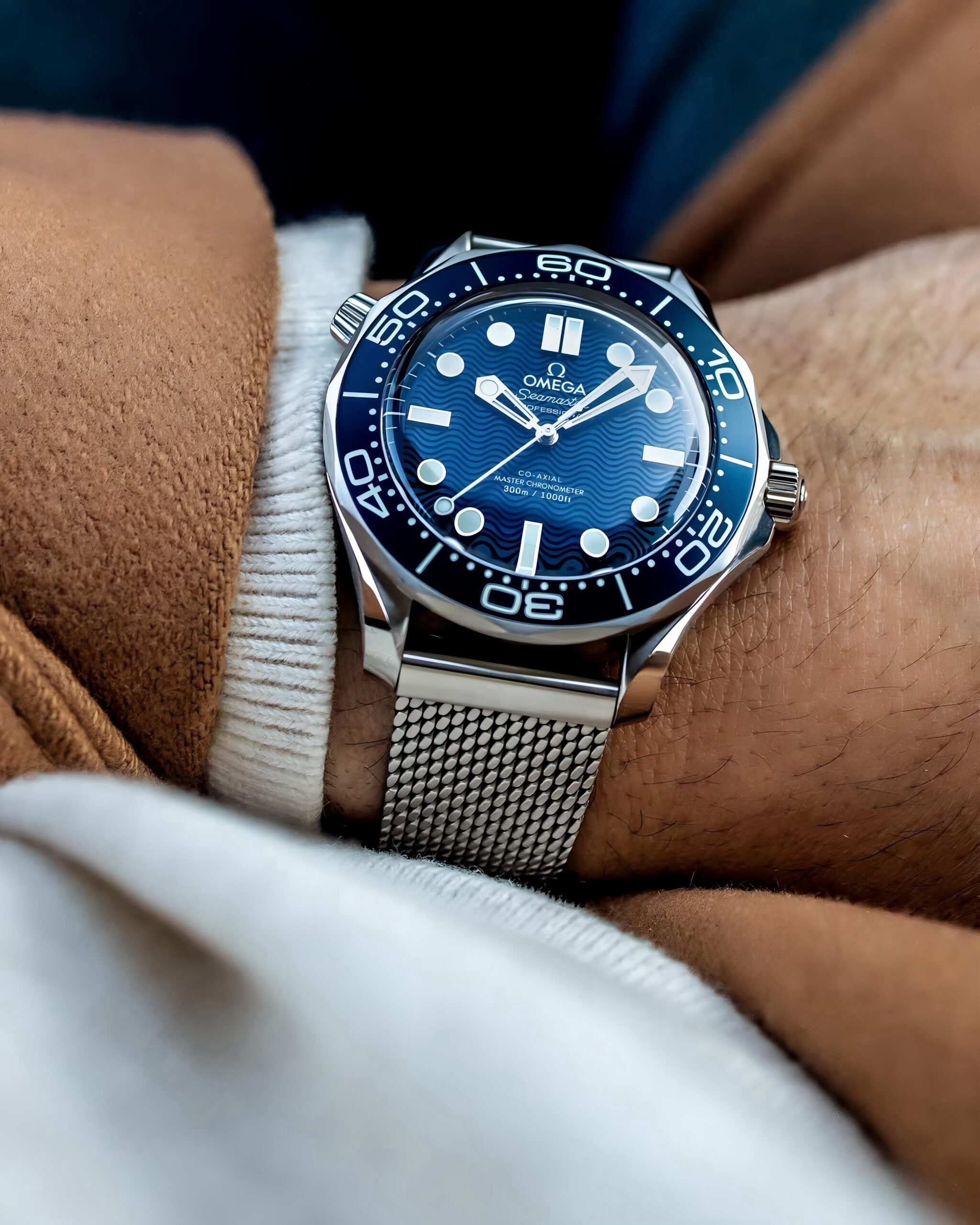 Omega Seamaster Diver 300M James Bond 60th Anniversary 7AA Automatic Men's Watch 1 Omega Seamaster Diver 300M James Bond automatic watch on wrist