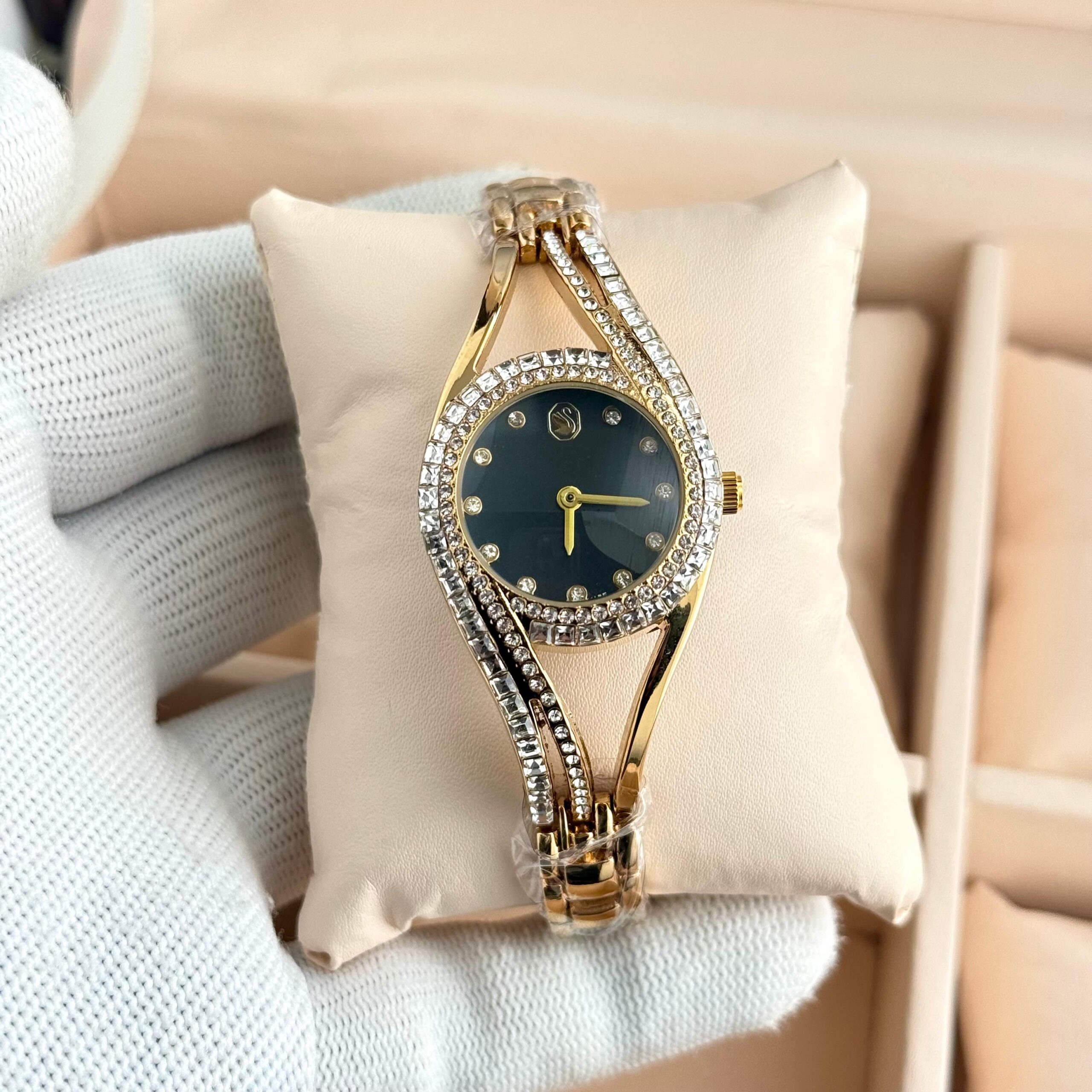 Swarovski Hyperbola 7A Quartz Women's Watch Crystal Diamond Silver & Rose Gold Bracelet 9 Swarovski Hyperbola Gold Black Dial Crystal Women's Watch