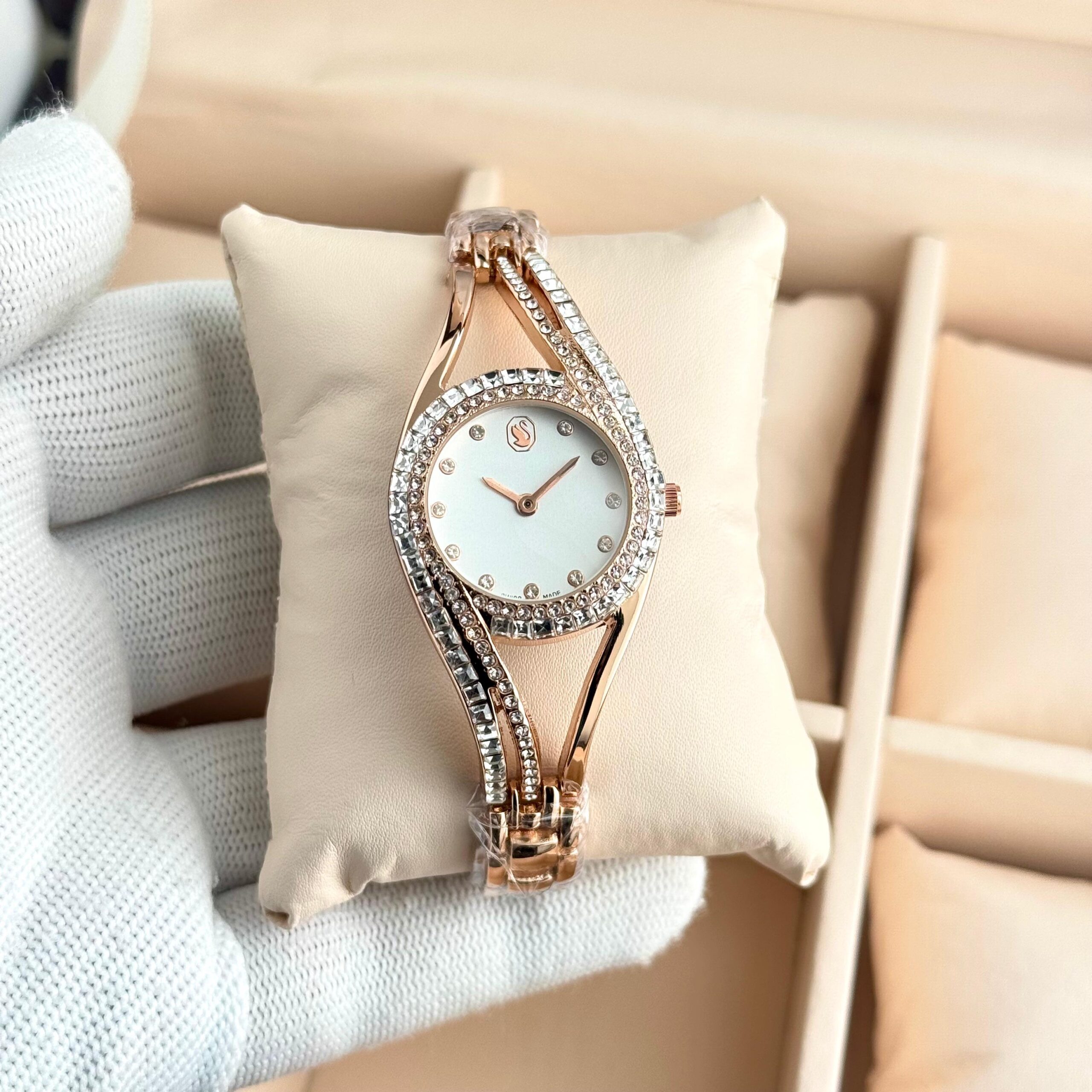 Swarovski Hyperbola 7A Quartz Women's Watch Crystal Diamond Silver & Rose Gold Bracelet 3 Swarovski Hyperbola Rose Gold White Dial Women's Watch