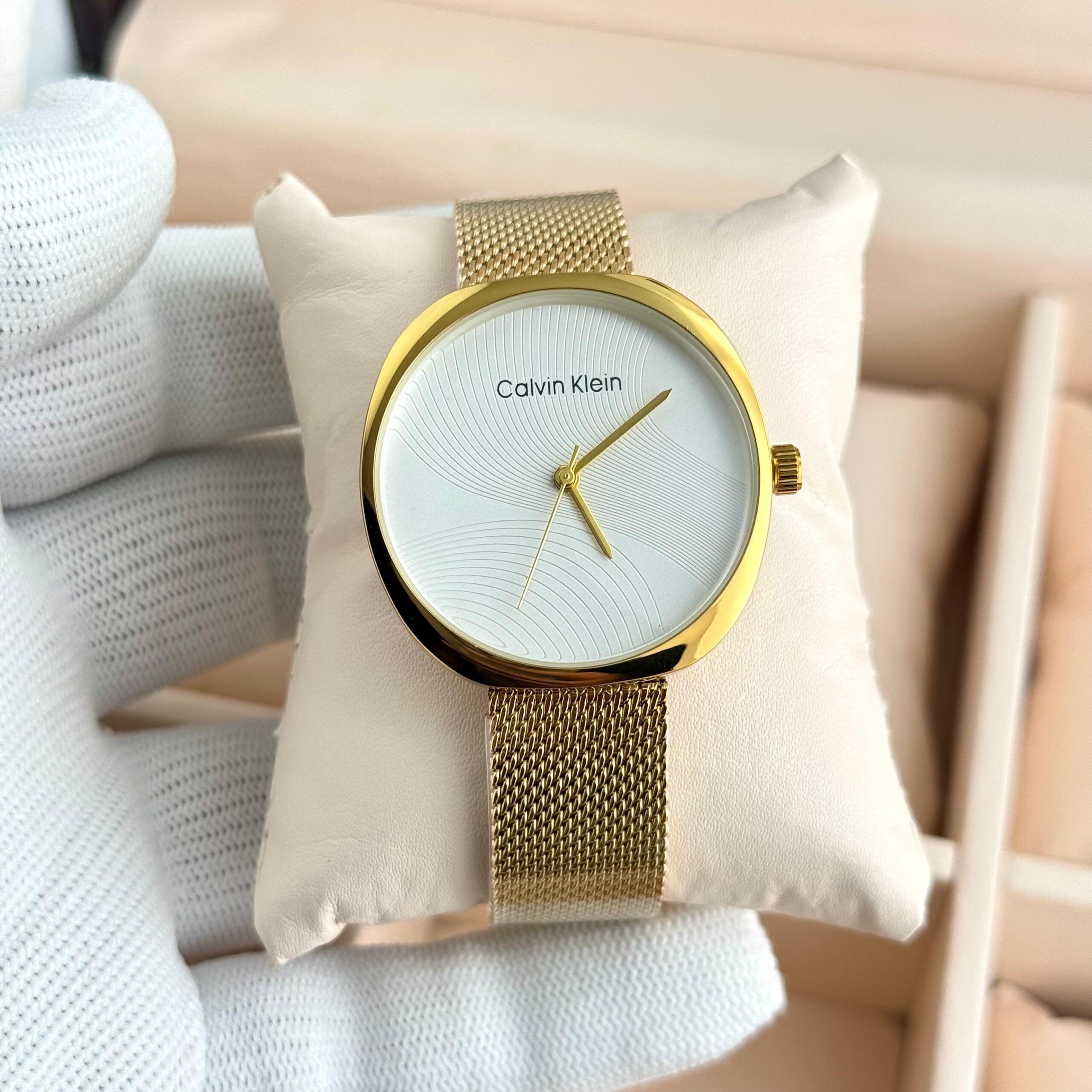 Calvin Klein 7A Sculpt Women's Watch 2 Calvin Klein 7A Women's Watch Gold White Dial