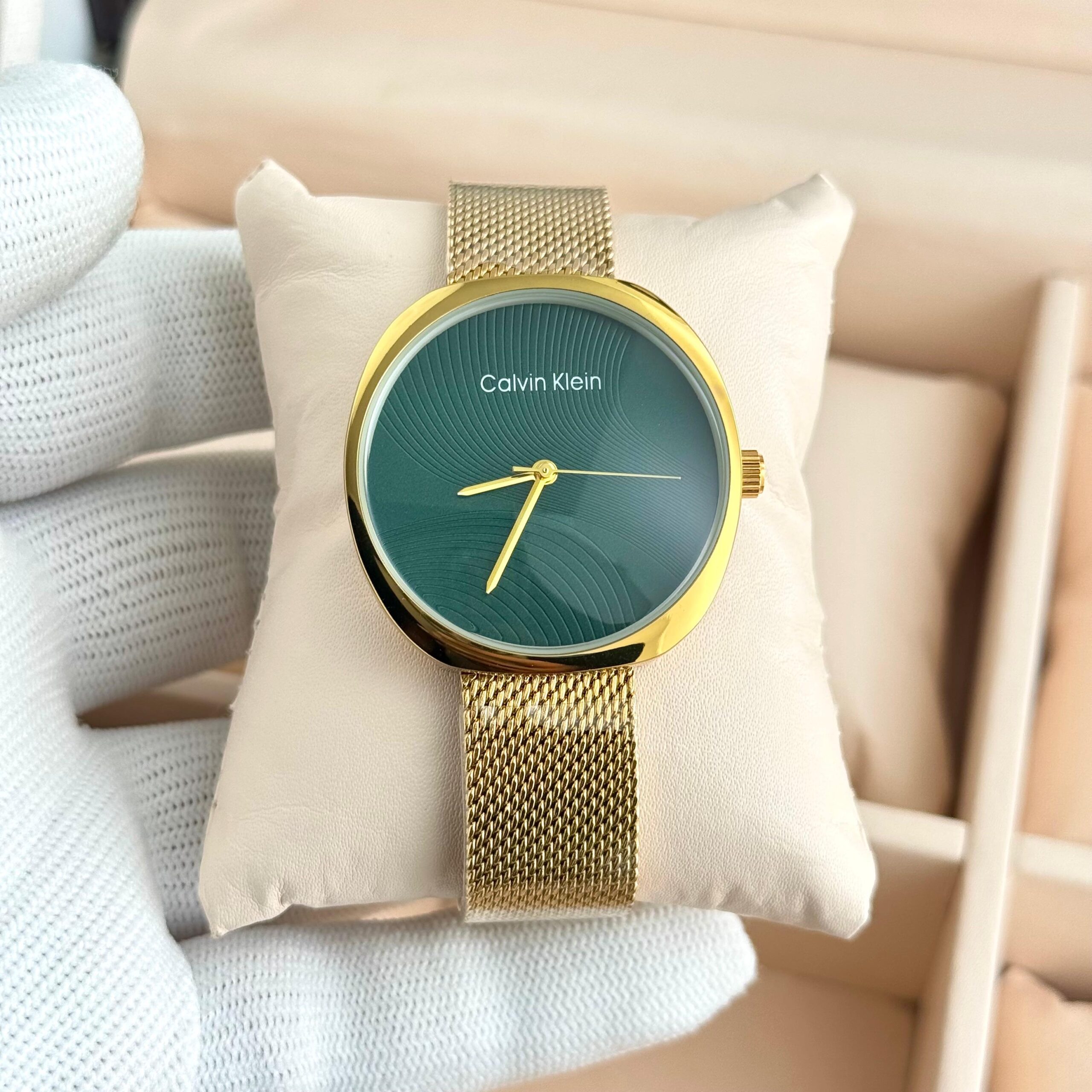 Calvin Klein 7A Sculpt Women's Watch 3 Calvin Klein 7A Women's Watch Green Dial